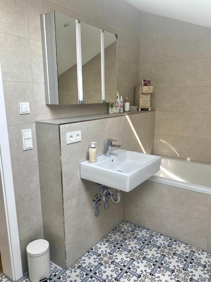 Sonniges Dg Apartment Nahe Bahnhof In Гмунд-ам-Тегернзе Екстер'єр фото